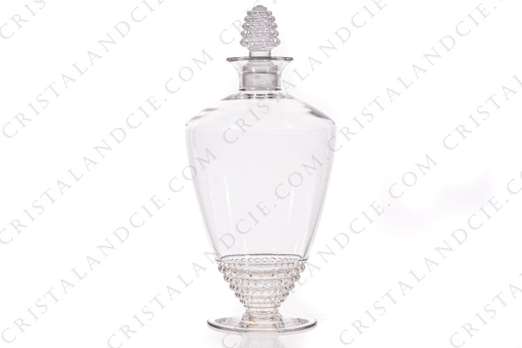 Carafe à Porto en cristal de Lalique modèle Nippon ornée de frises de perles sur la paraison et le bouchon