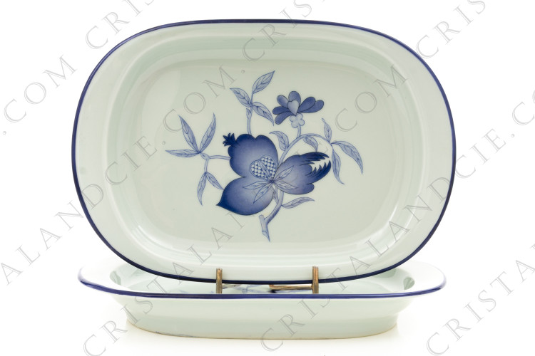 Paire de raviers en porcelaine de Limoges de la maison Haviland et Parlon modèle Shangaï bleu orient orné de fleurs en camaïeu de bleus