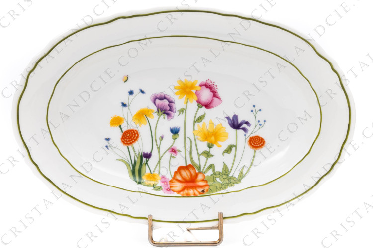 Ravier en porcelaine de Limoges de la maison Raynaud pour Denby modèle English Garden orné de fleurs polychromes et d insectes