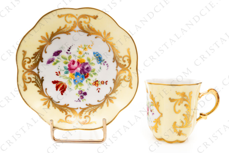 Tasse à café jaune aux fleurs par Le tallec