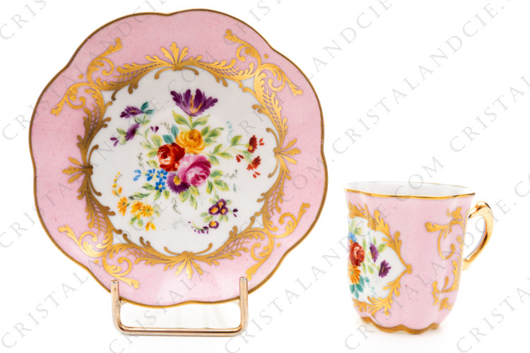 Tasse à café rose aux fleurs par Le tallec