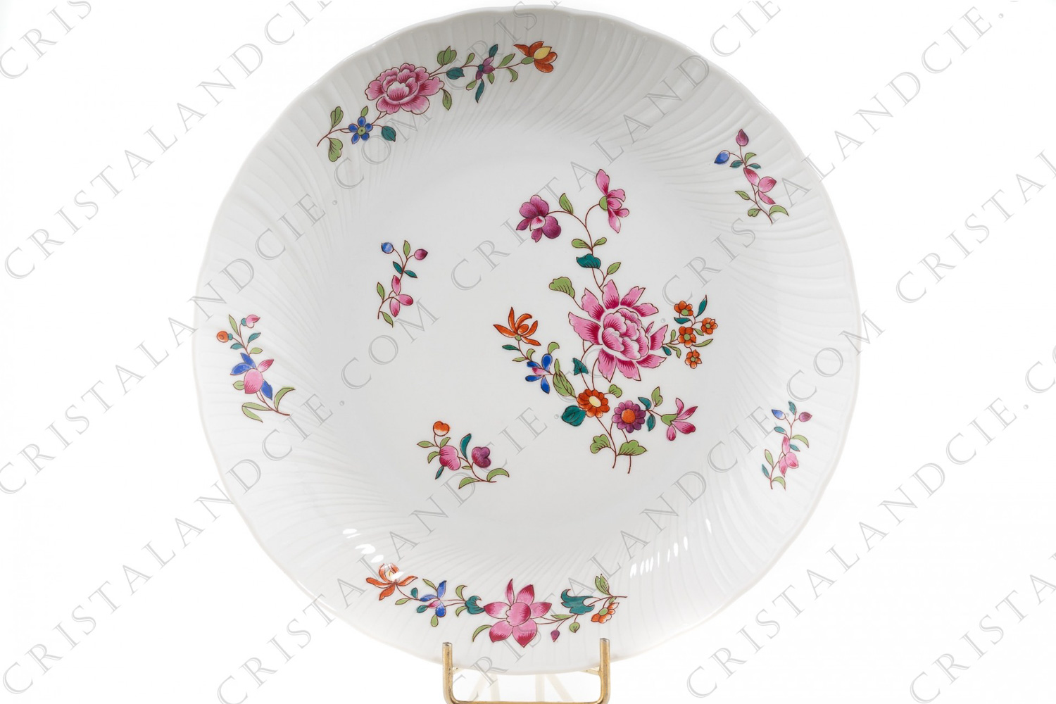 Assiette creuse en porcelaine de Limoges de la maison Bernardaud modèle Lowestoft ornée de fleurs polychromes photo-1