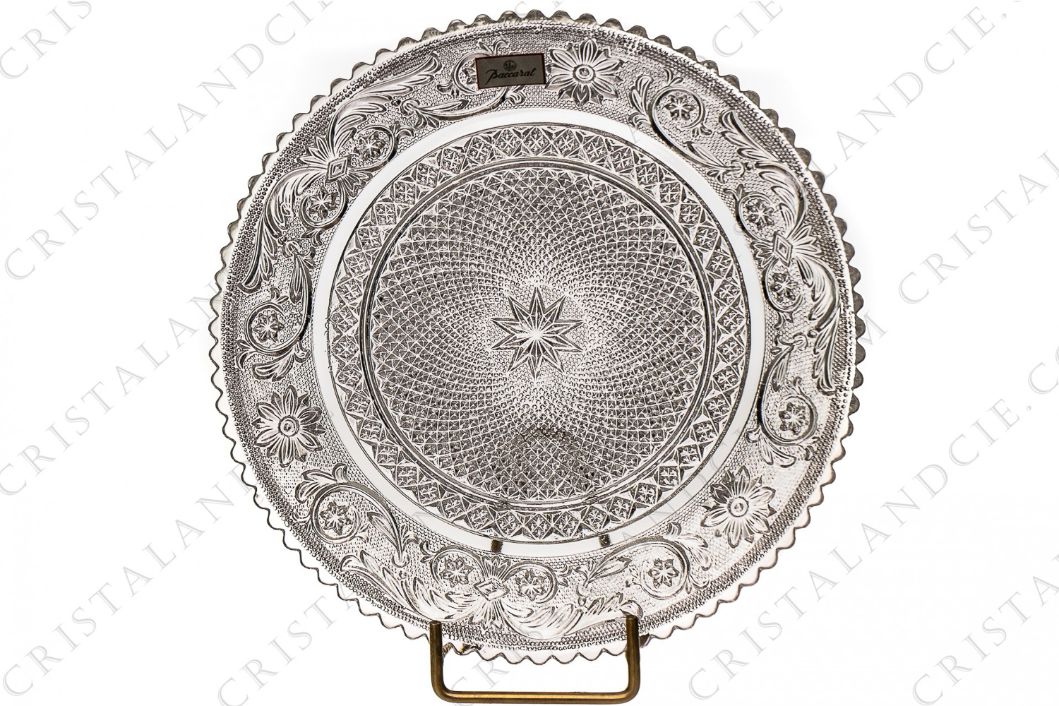 Dessert plate in molded crystal by Baccarat pattern Arabesque decorates with diamond tips, stars and leafy and flowered arabesques photo-1