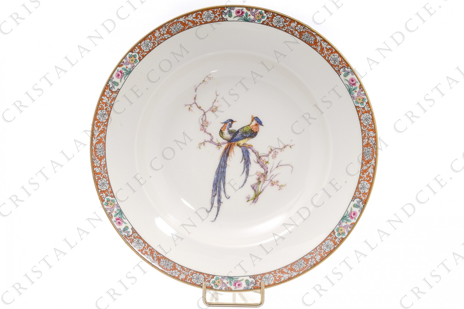 Assiette creuse en porcelaine de Limoges de la maison Théodore Haviland ornée d un couple d oiseaux de paradis polychrome sur une branche, et d une frise fleurie photo-1
