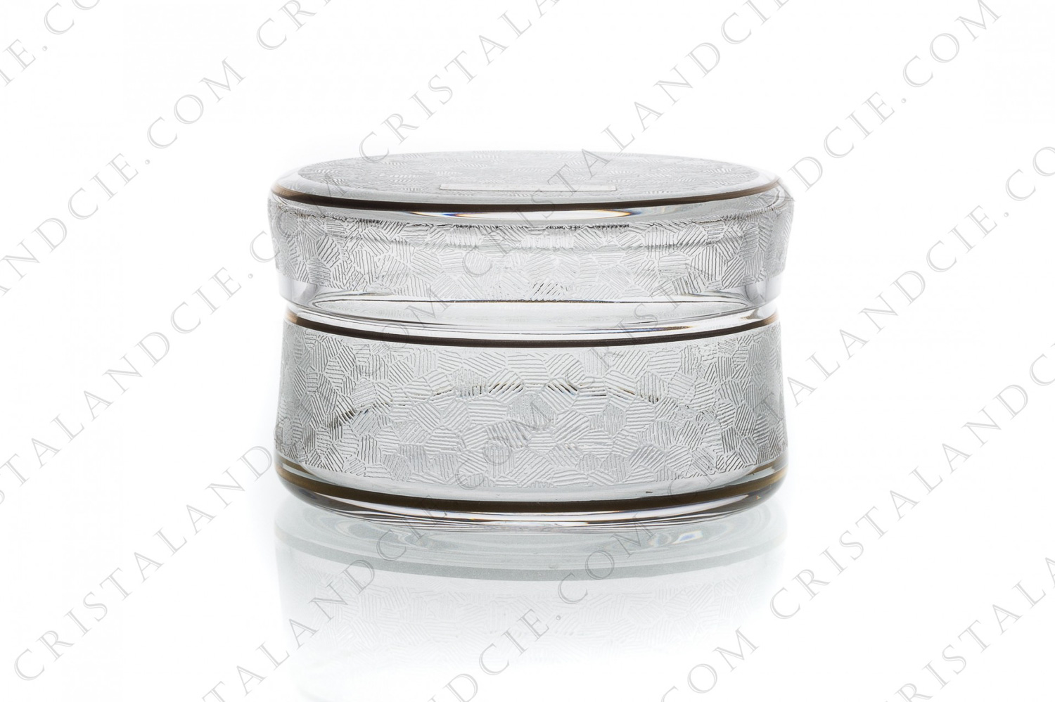 Powder box in crystal by Saint-Louis pattern Melancolie with an engraved pattern and gold borders photo-1
