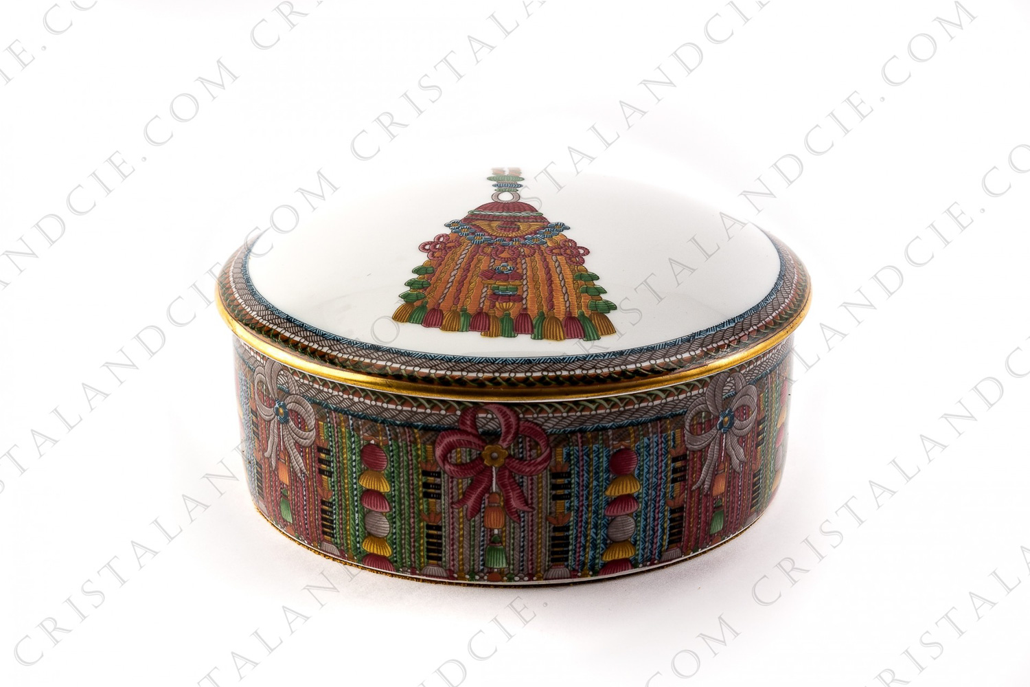 Bonbonnière en porcelaine de Limoges richement décorée par les ateliers porcelaine de Paris, à décor  de pompons et nœuds photo-1