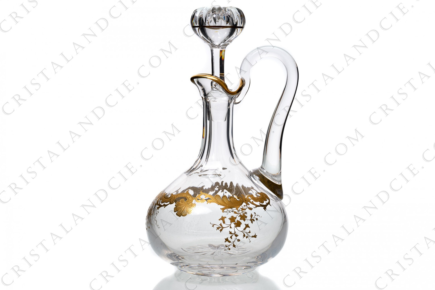 Decanter wine in crystal by Saint-Louis pattern Massenet or decorated with acanthus leaves and flowers in gold inlays photo-1