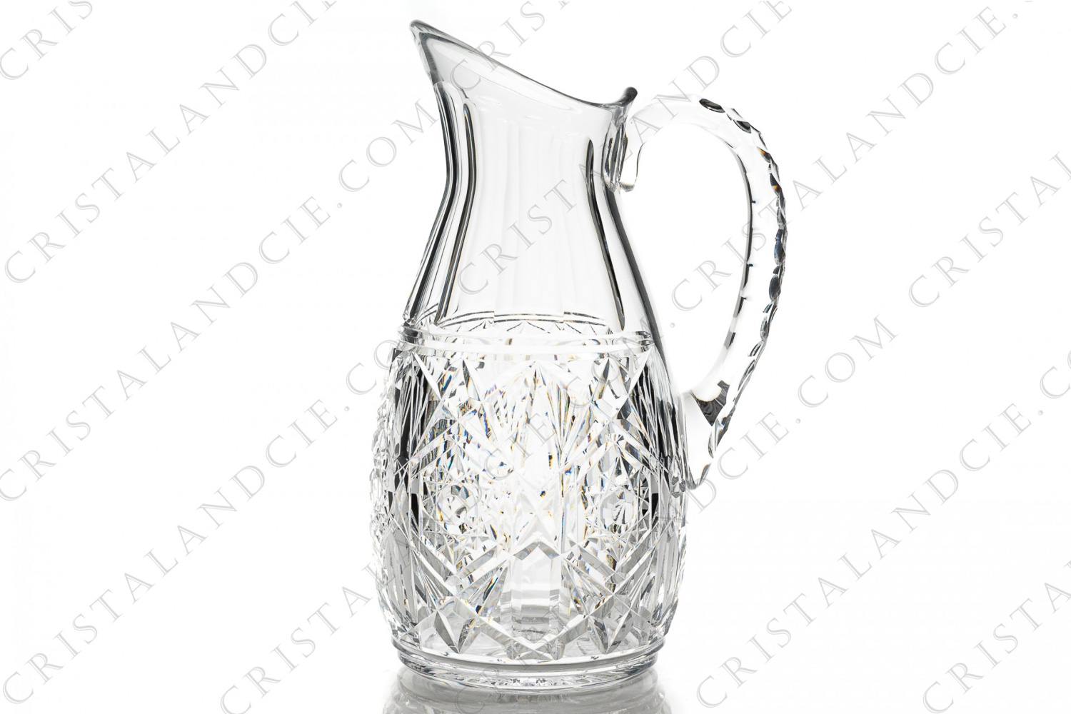 Broc à eau en cristal de Baccarat modèle Lagny présentant un important décor taillé photo-1