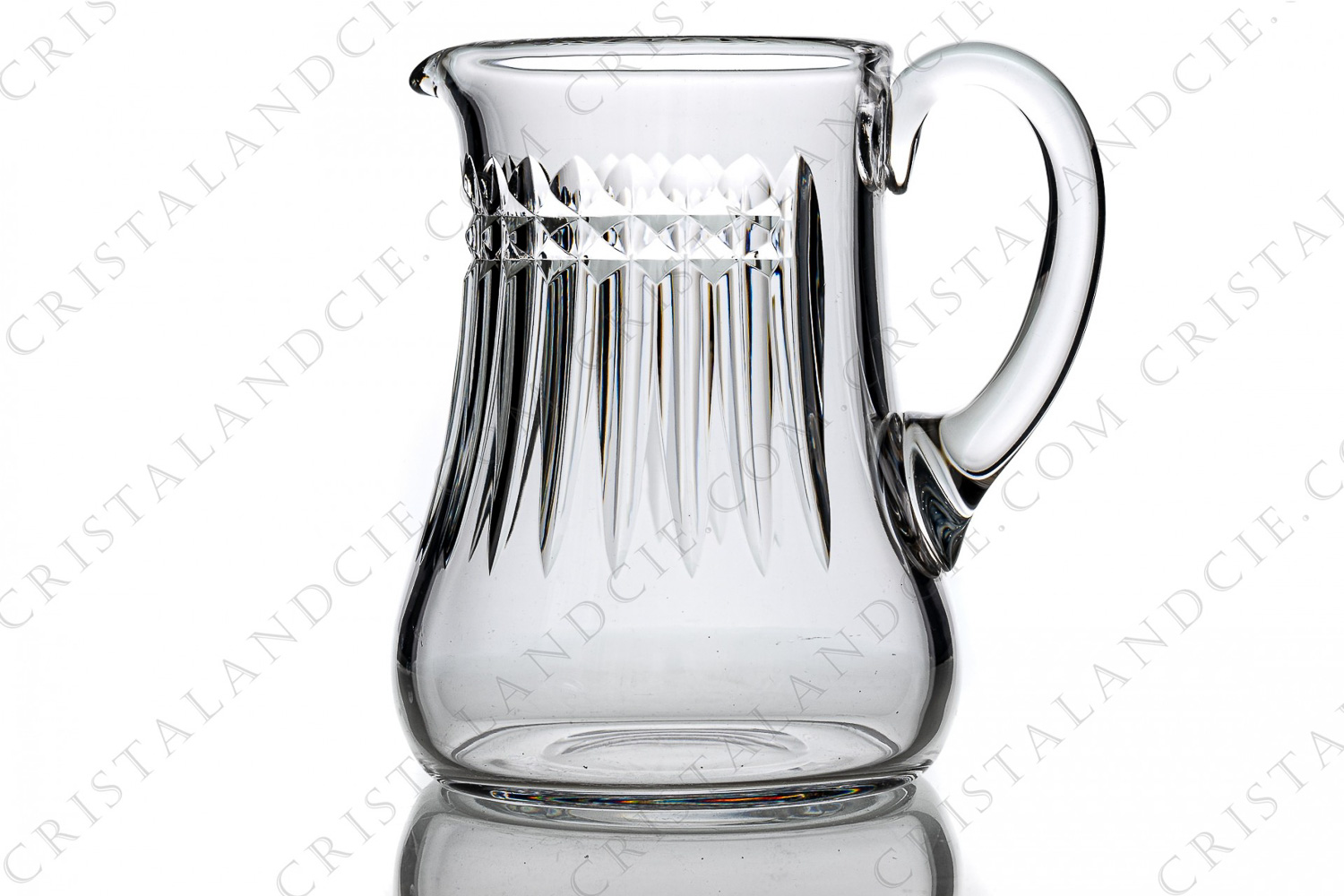 Water jug in crystal by Baccarat pattern Piccadilly with an important cut pattern photo-1