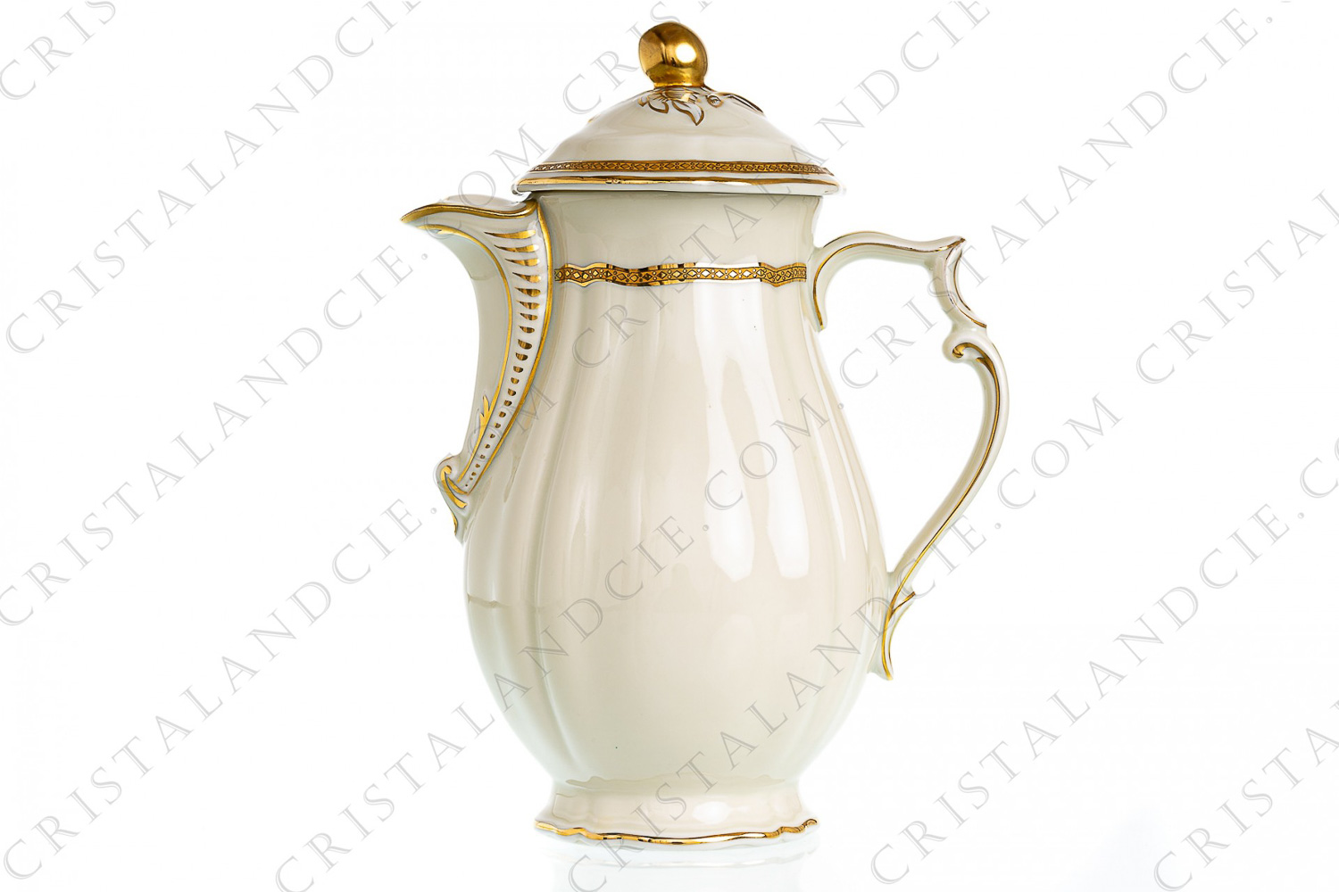 Coffee pot in china of Limoges by Bernardaud shape Regence decorated with gold friezes photo-1