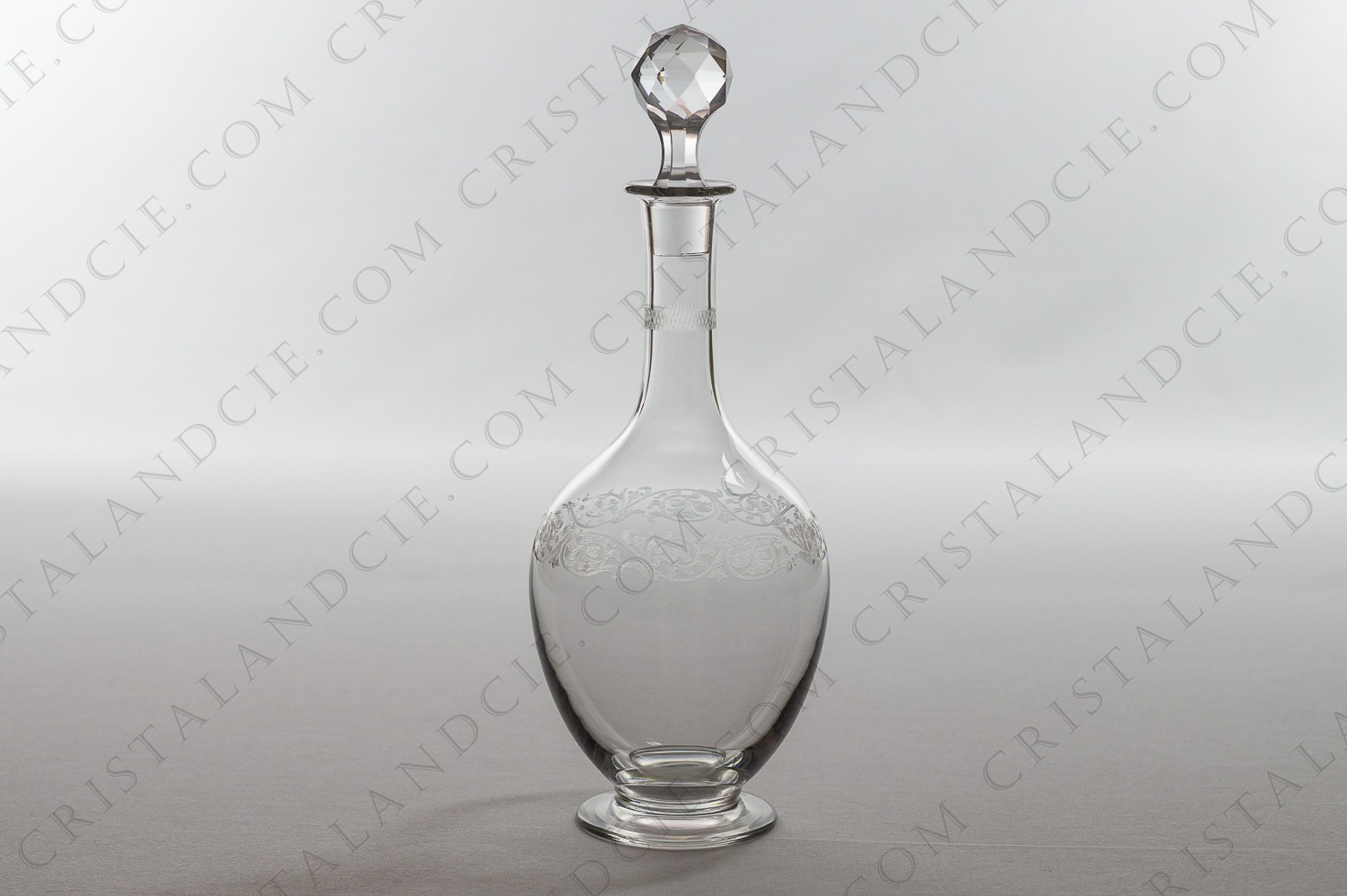 Decanter in crystal by Saint-Louis pattern Roty incised to the pantograph number 40, with a frieze of flowers incised photo-1