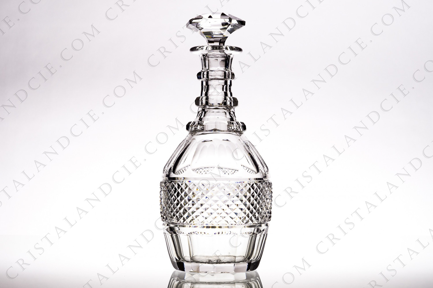 Decanter in crystal by Saint-Louis pattern Trianon, belly with a Diamond tips frieze photo-1