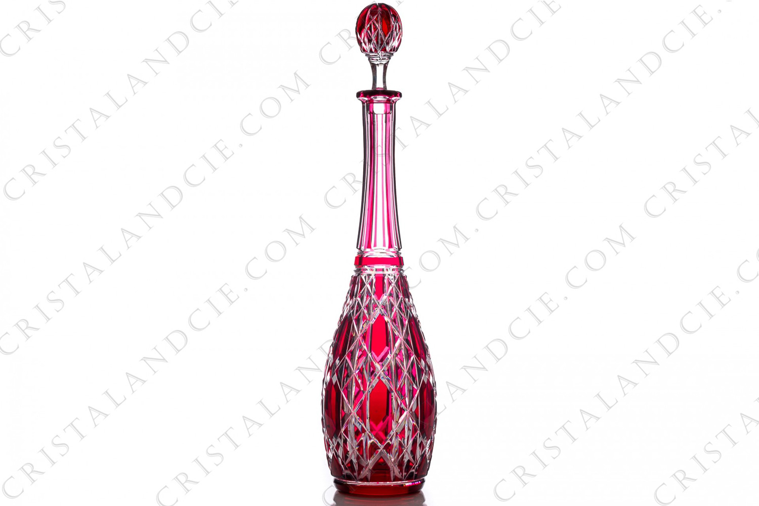 Wine decanter de Fantaisie in red double layer crystal by Baccarat pattern Juigne with an important cut pattern photo-1