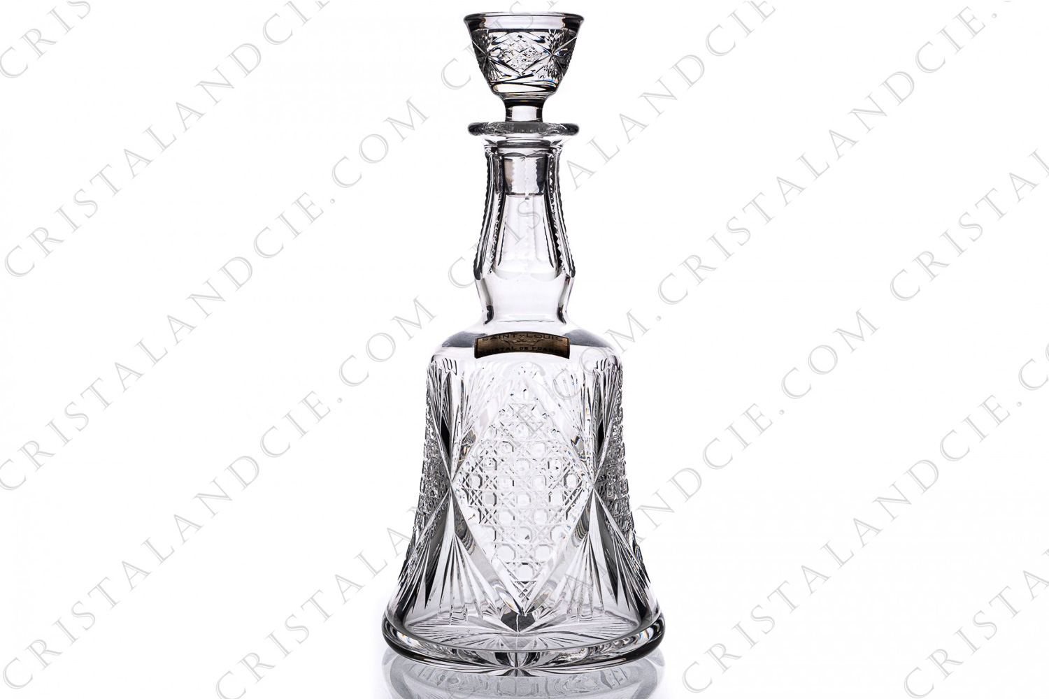 Decanter in crystal by Saint-Louis pattern Vologne with an important engraved pattern photo-1