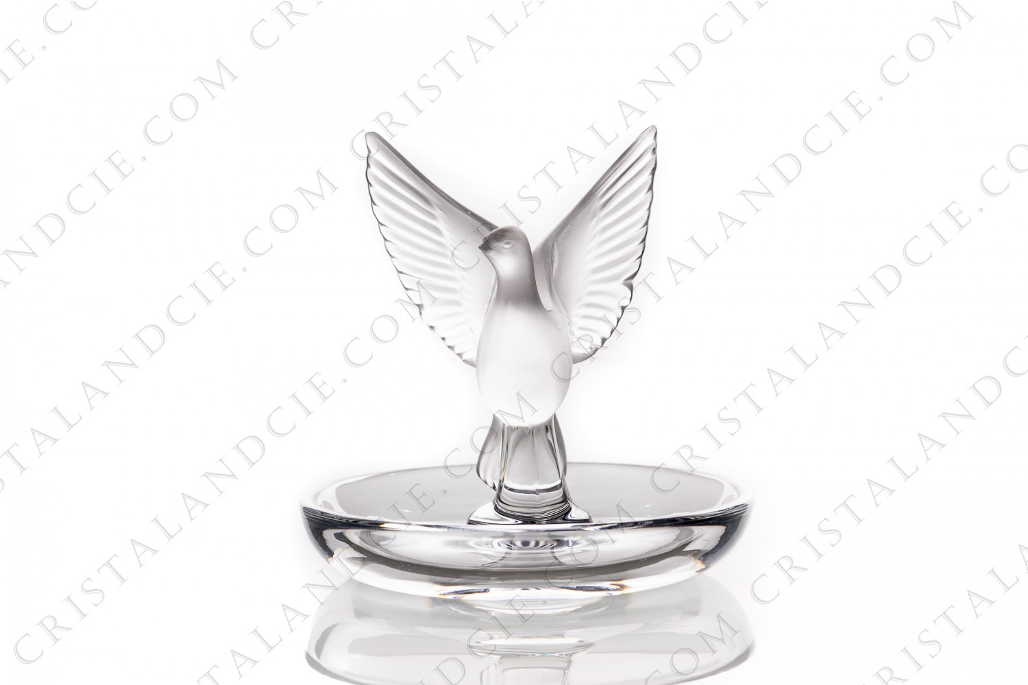 Ashtray in crystal by Lalique pattern Thalie, with a bowl in clear crystal and the bird in frosted crystal photo-1
