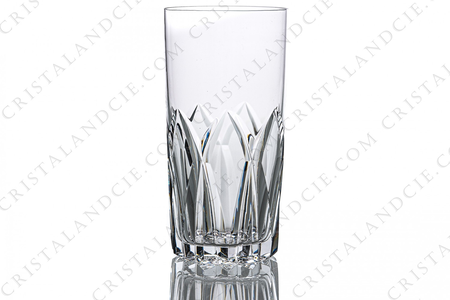 Chope en cristal de Saint-Louis modèle Camargue présentant un important décor taillé photo-1