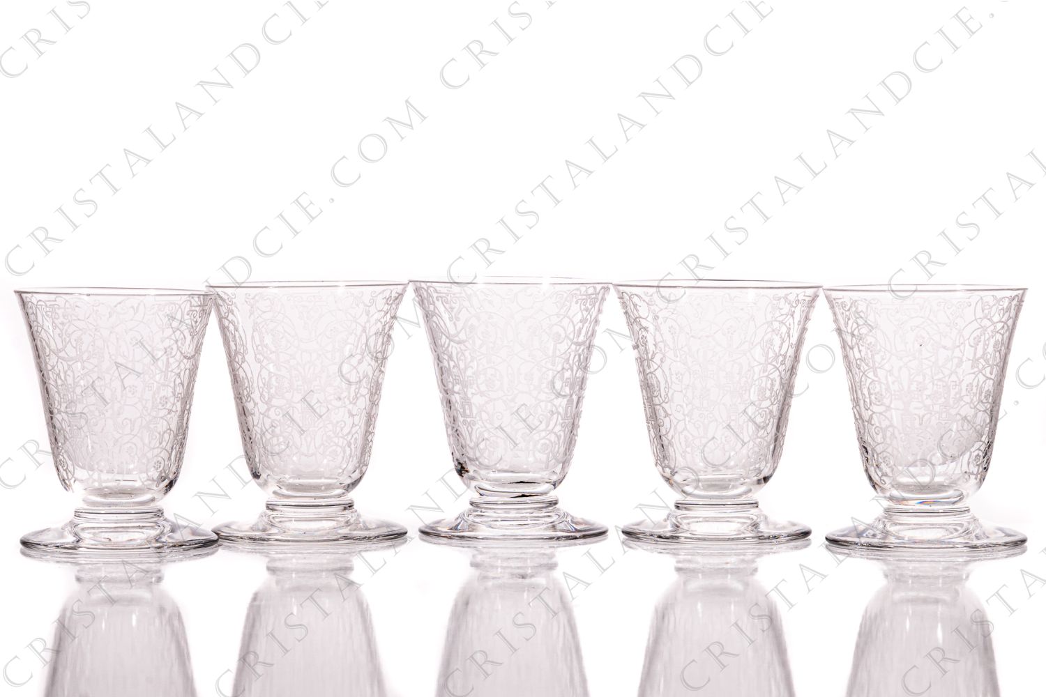 Set of five cordial glasses in crystal by Baccarat pattern Michelangelo with an important engraved pattern photo-1