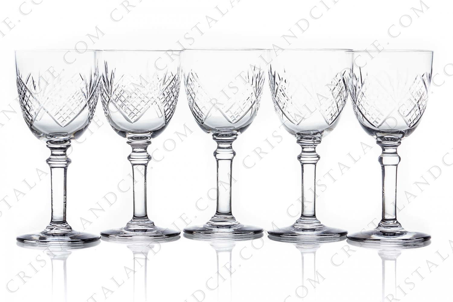 Set of five Sherry glasses n°5 in crystal by Saint-Louis with a cut pattern photo-1