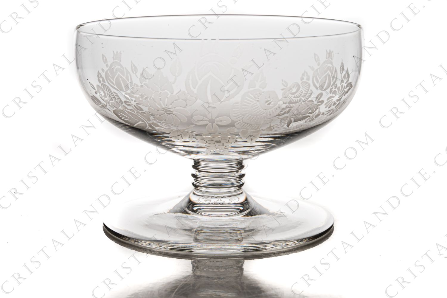 Champagne saucer in crystal by Baccarat decorated with engraved bouquets of flowers photo-1