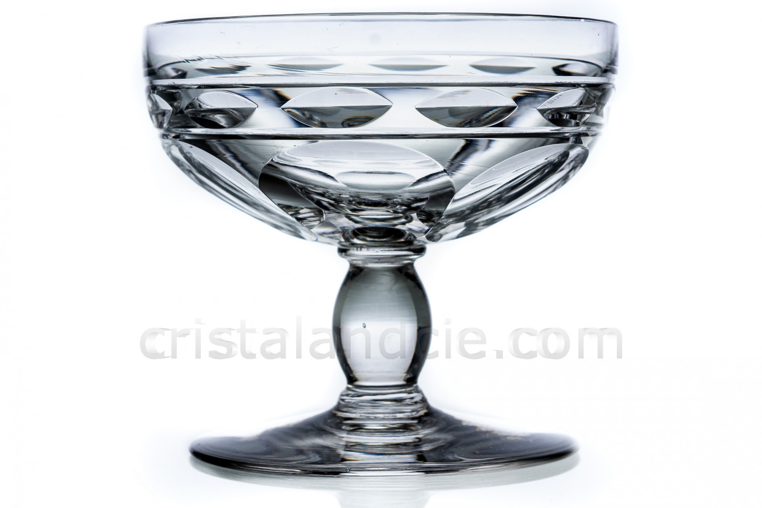 Coupe à Champagne en cristal de Baccarat modèle Campsegret orné de côtes plates et d une frise photo-1