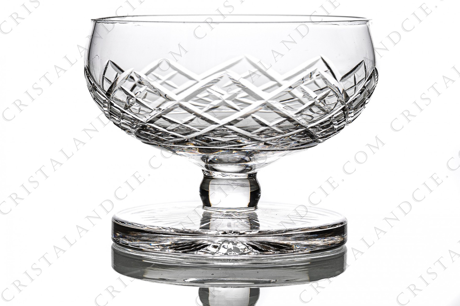 Champagne saucer in crystal by Saint-Louis pattern Florian cut 539 with a cut pattern and a star on the bottom photo-1