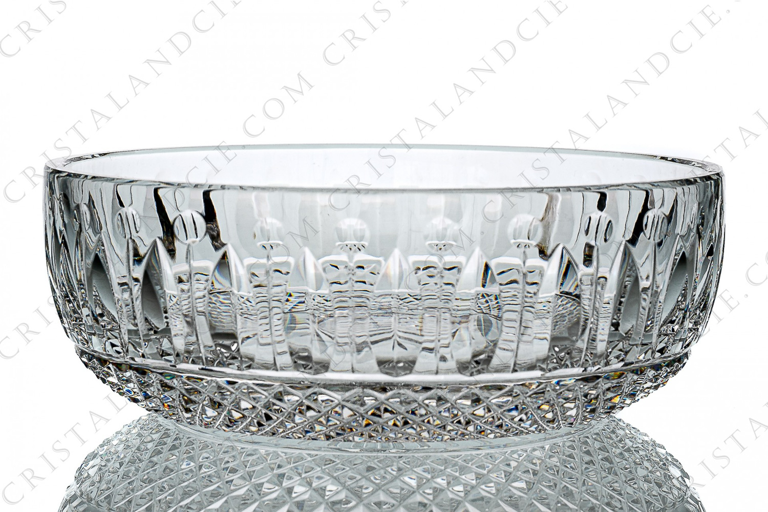 Coupe en cristal de Saint-Louis modèle Tommy présentant un important décor taillé photo-1