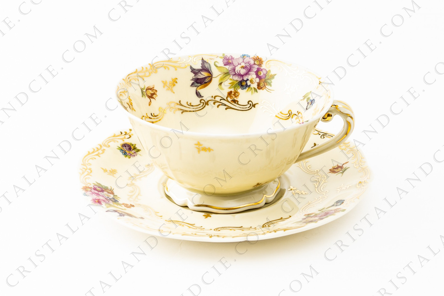 Déjeuner en porcelaine de Limoges orné de bouquets de fleurs et d arabesques dorées photo-1