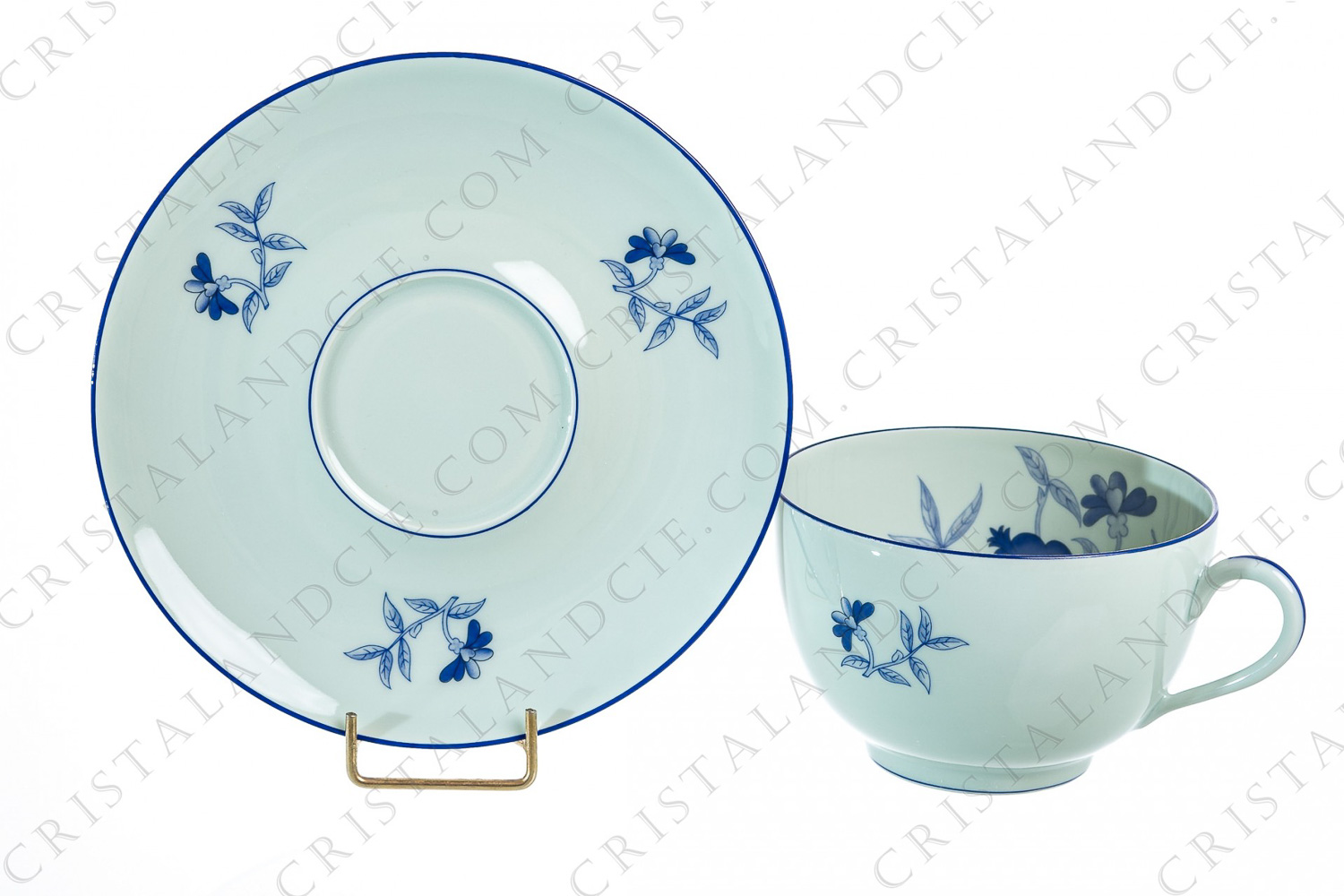 Déjeuner en porcelaine de Limoges de la maison Haviland et Parlon modèle Shangaï bleu orient orné de fleurs en camaïeu de bleus sur pâte céladon photo-1