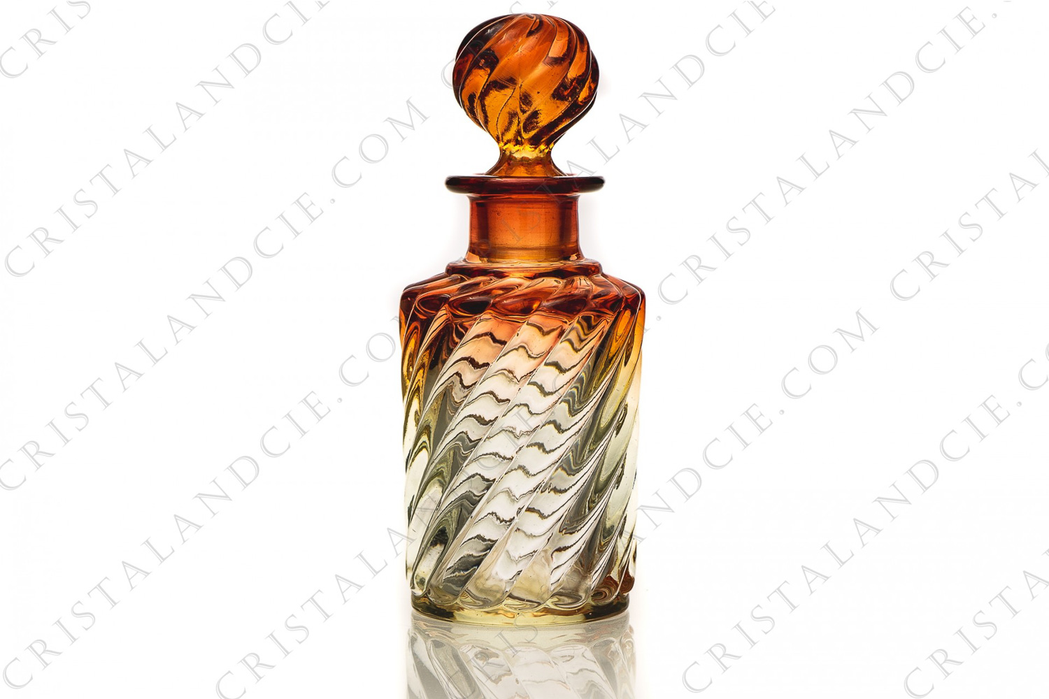 Perfume bottle in crystal by Baccarat pattern pinkish Swirl Bambous photo-1