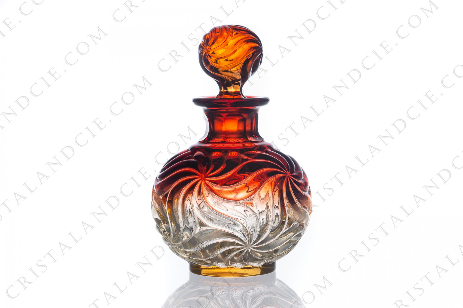 Perfume bottle in crystal by Baccarat pattern Rosaces Multiples photo-1