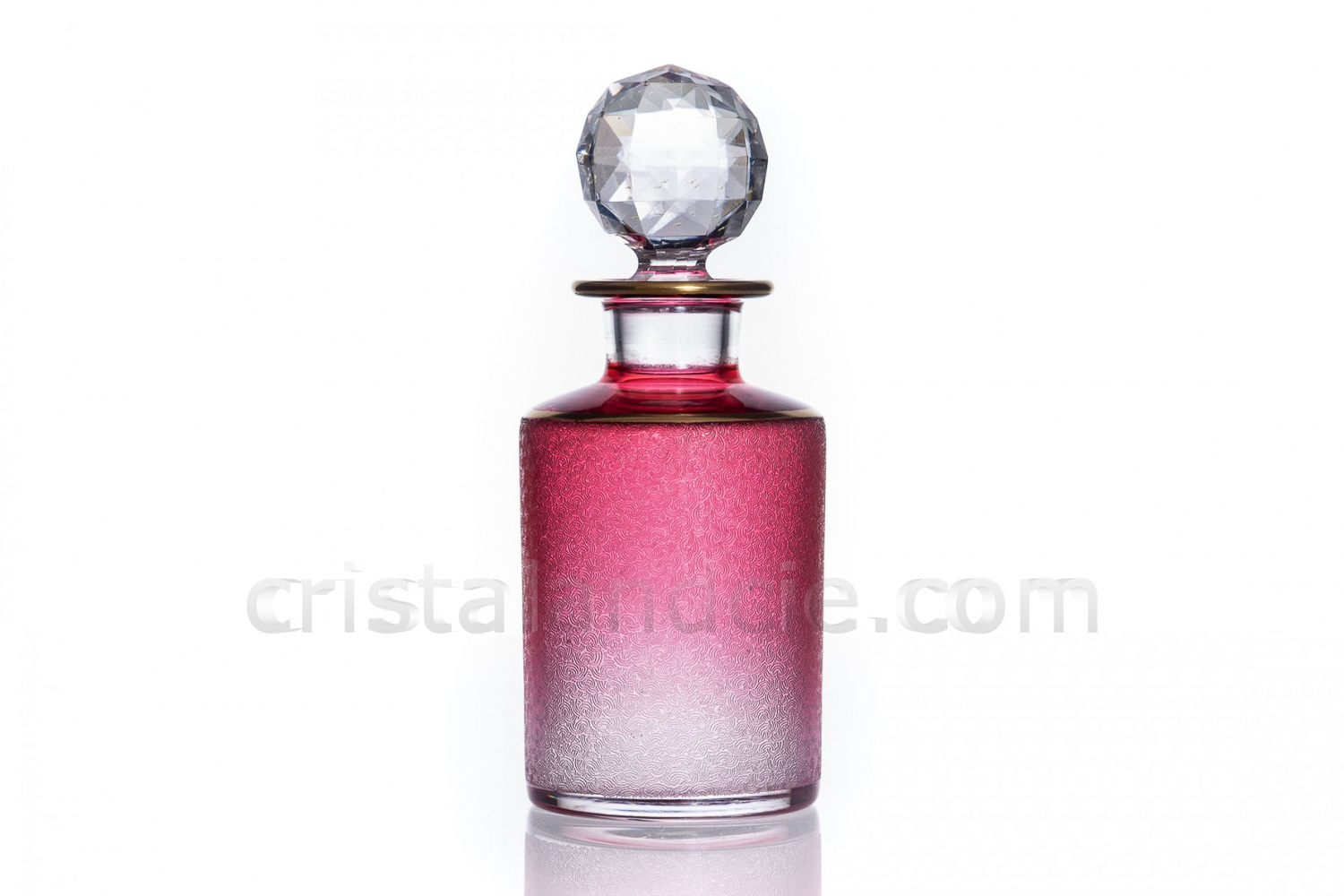 Perfume bottle in pink crystal by Saint-Louis with an engraved in the acid pattern and a gold stripe photo-1