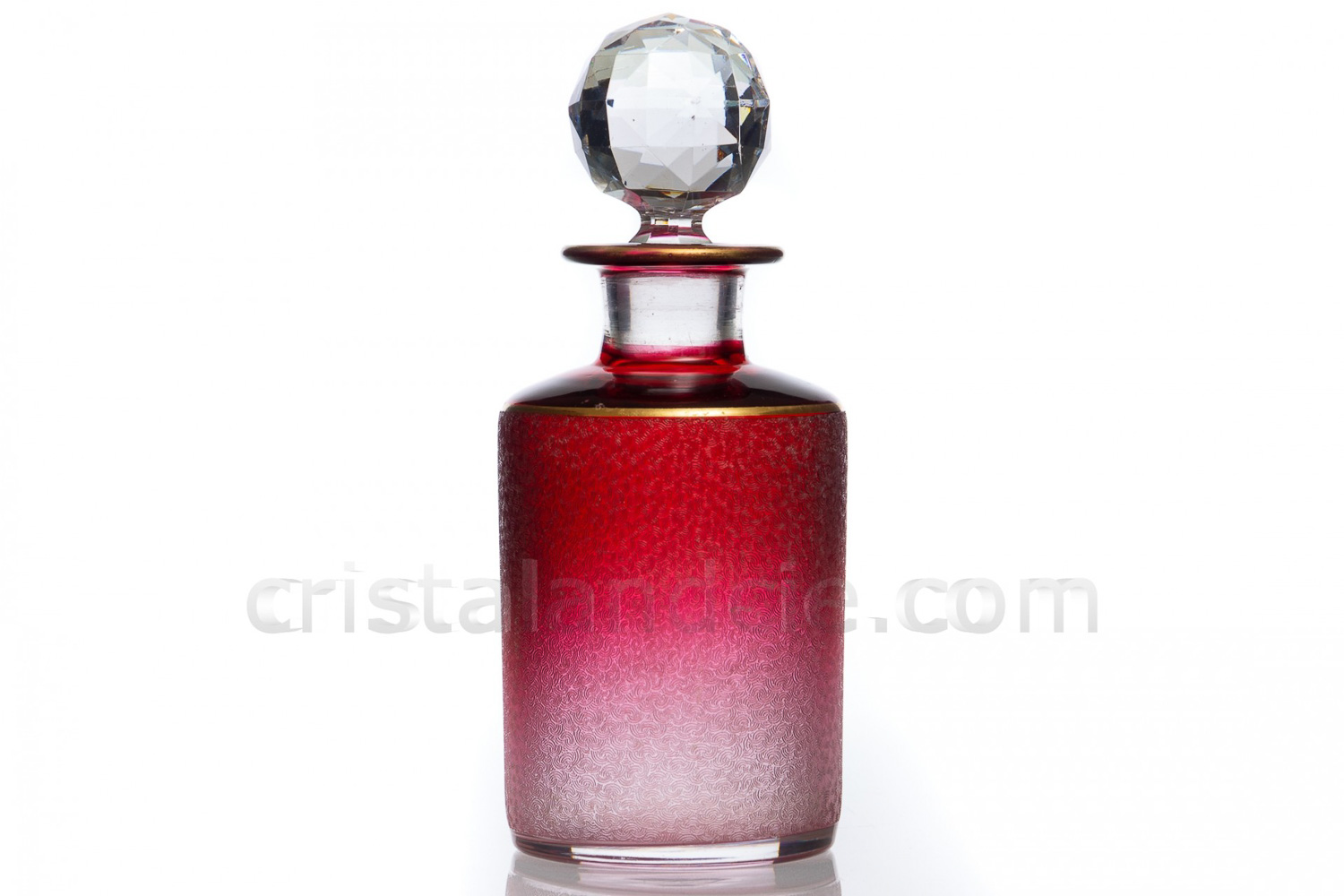 Perfume bottle in pink crystal by Saint-Louis with an engraved in the acid pattern and a gold stripe photo-1