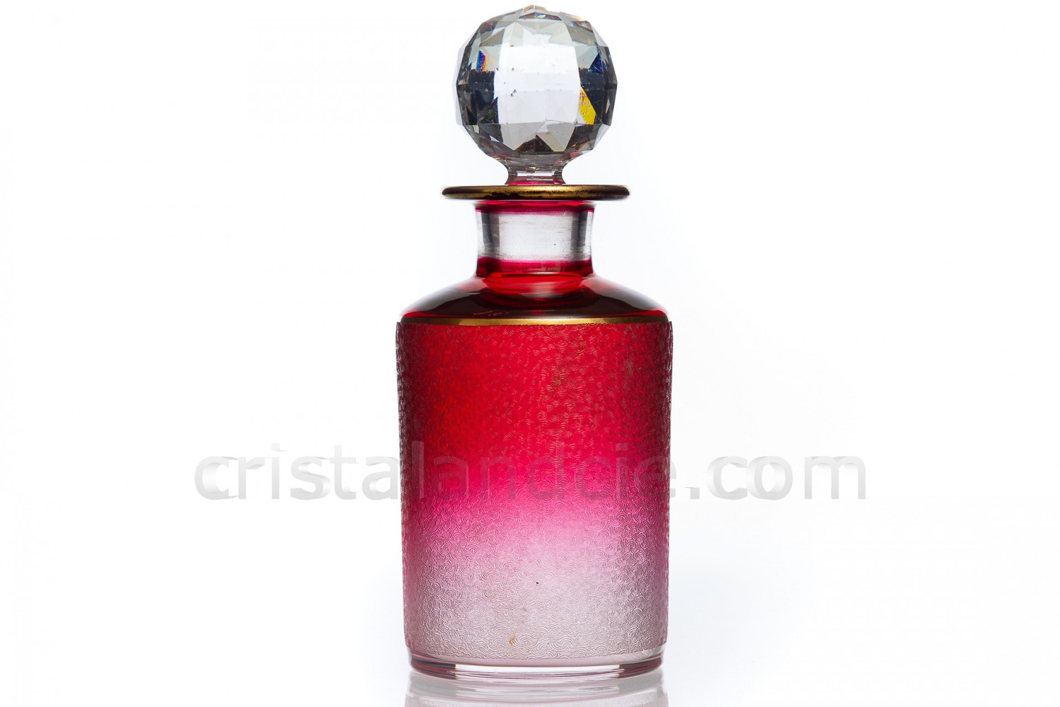 Perfume bottle in pink crystal by Saint-Louis with an engraved in the acid pattern and a gold stripe photo-1