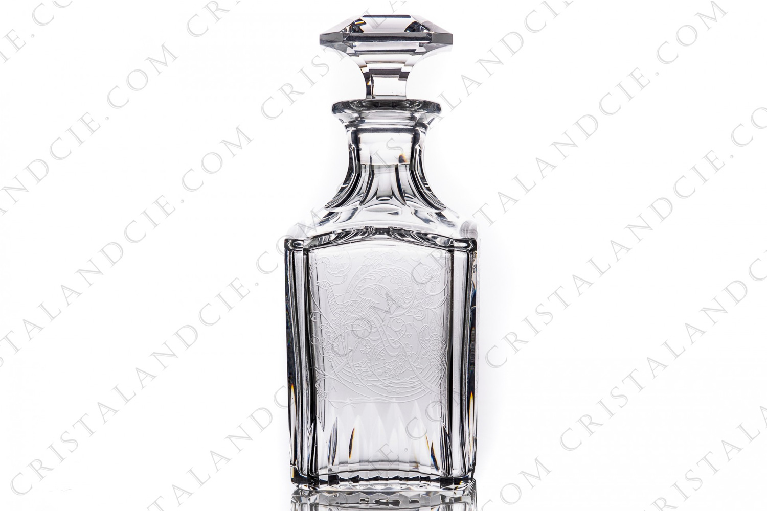 Whisky decanter in crystal by Baccarat pattern Parme with a cut and engraved pattern of vegetals arabesques and birds of paradise photo-1