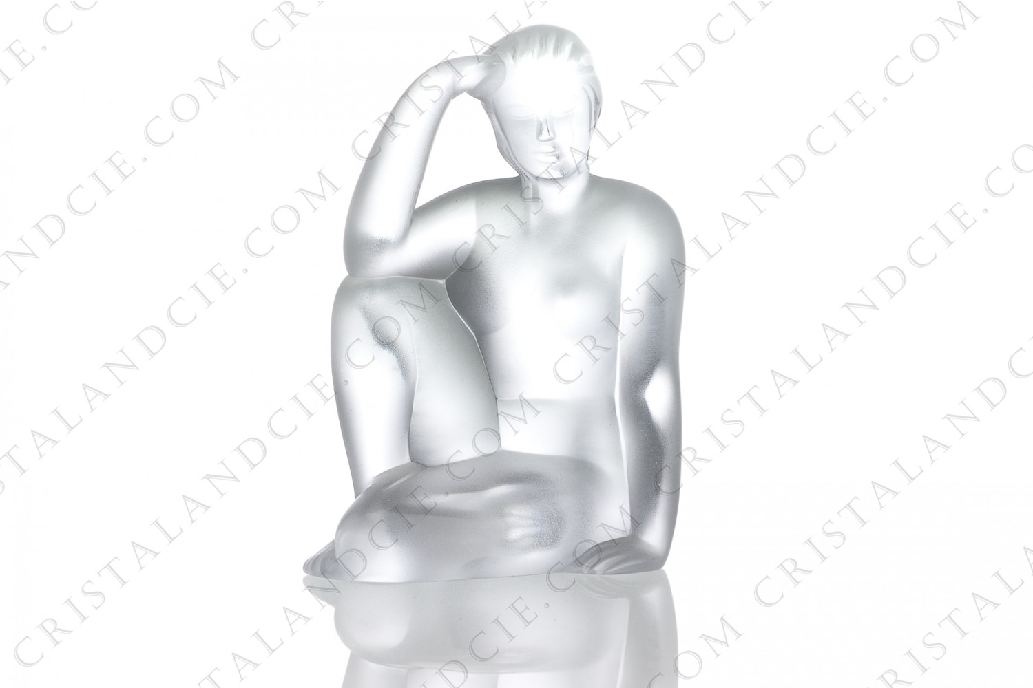Figurine en cristal dépoli de Lalique modèle Flore représentant la déesse nue photo-1