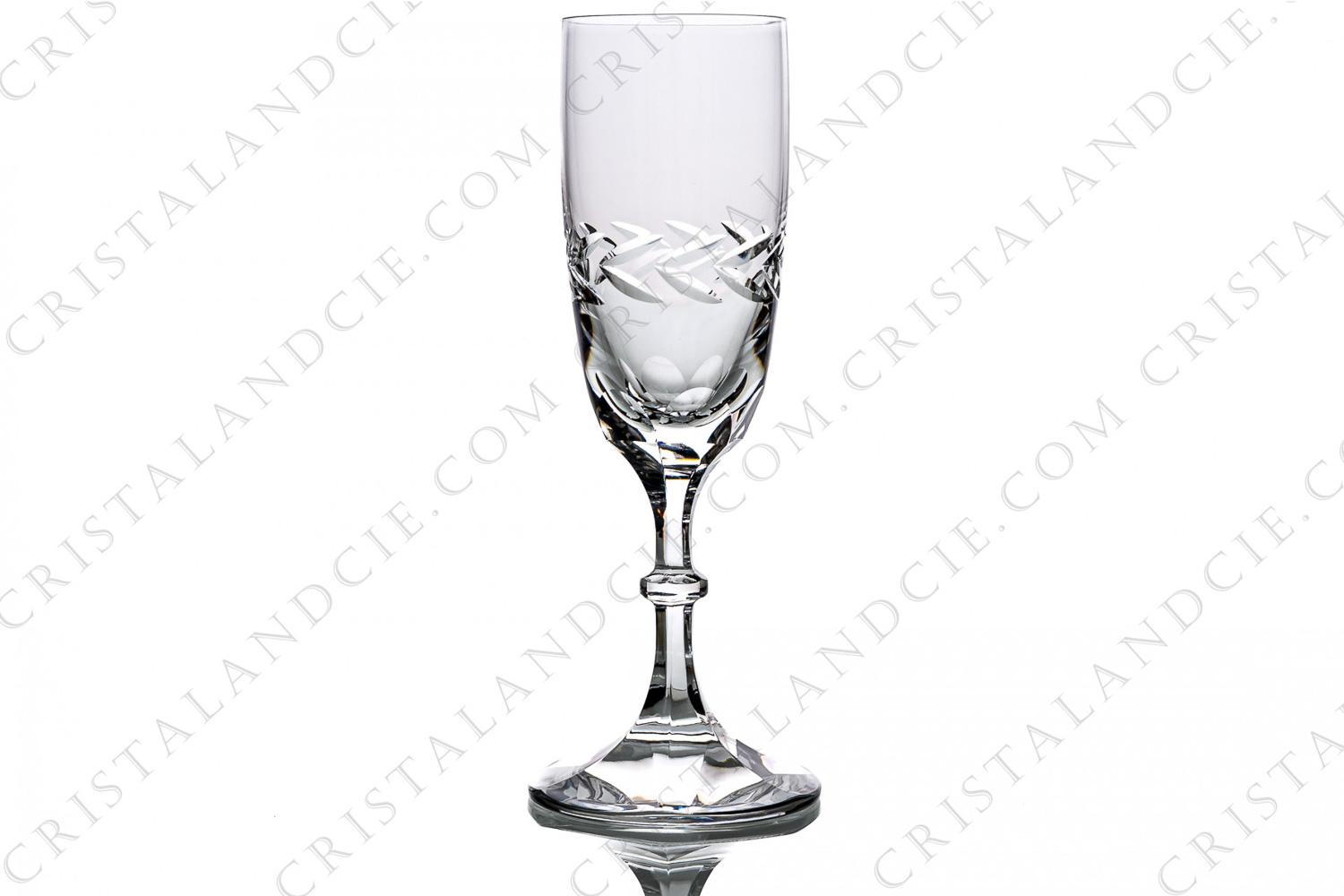 Champagne flute in crystal by Lalique pattern Beauharnais decorated with flat cuts on the bottom of the gob and on the foot, frieze of leaves on the gob photo-1