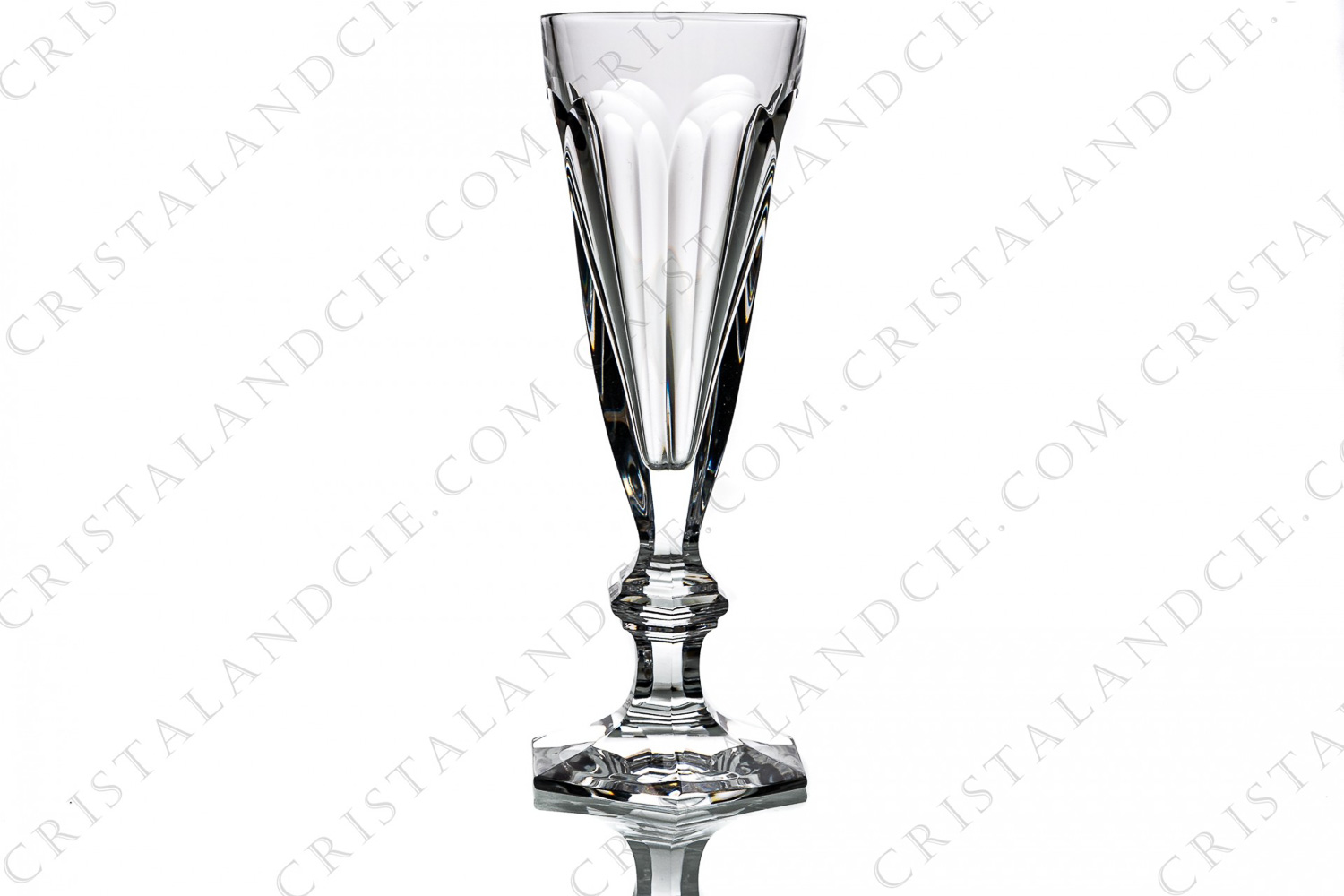 Champagne flute in crystal by Baccarat pattern Harcourt with an important cut pattern photo-1