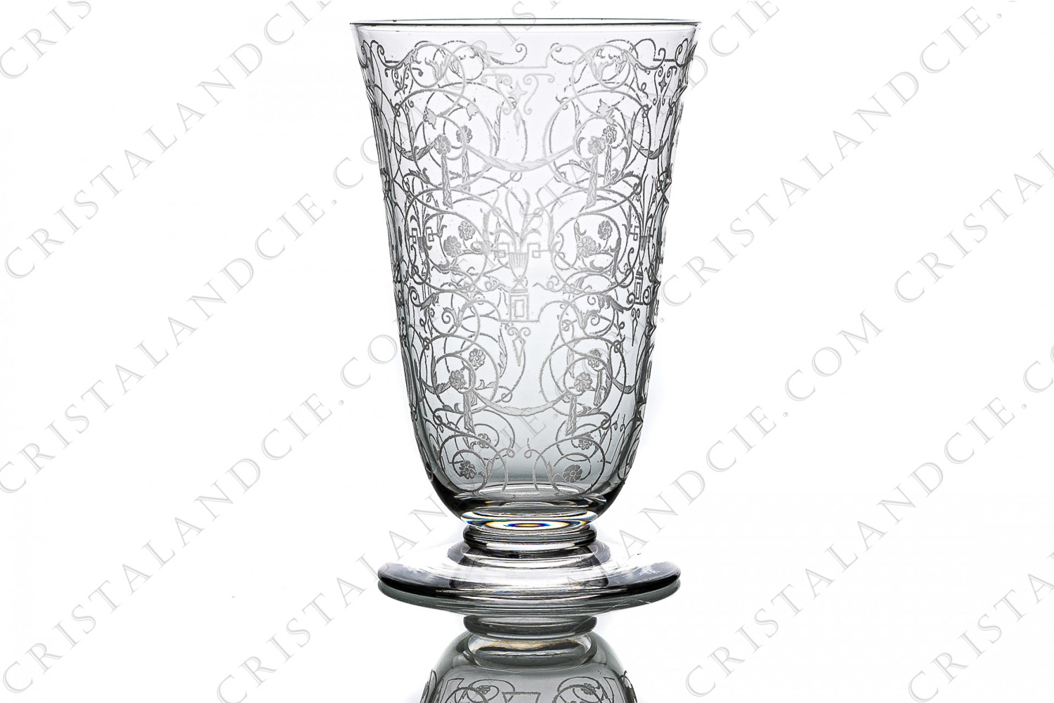 Flûte à Champagne en cristal de Baccarat modèle Michelangelo présentant un important décor gravé photo-1