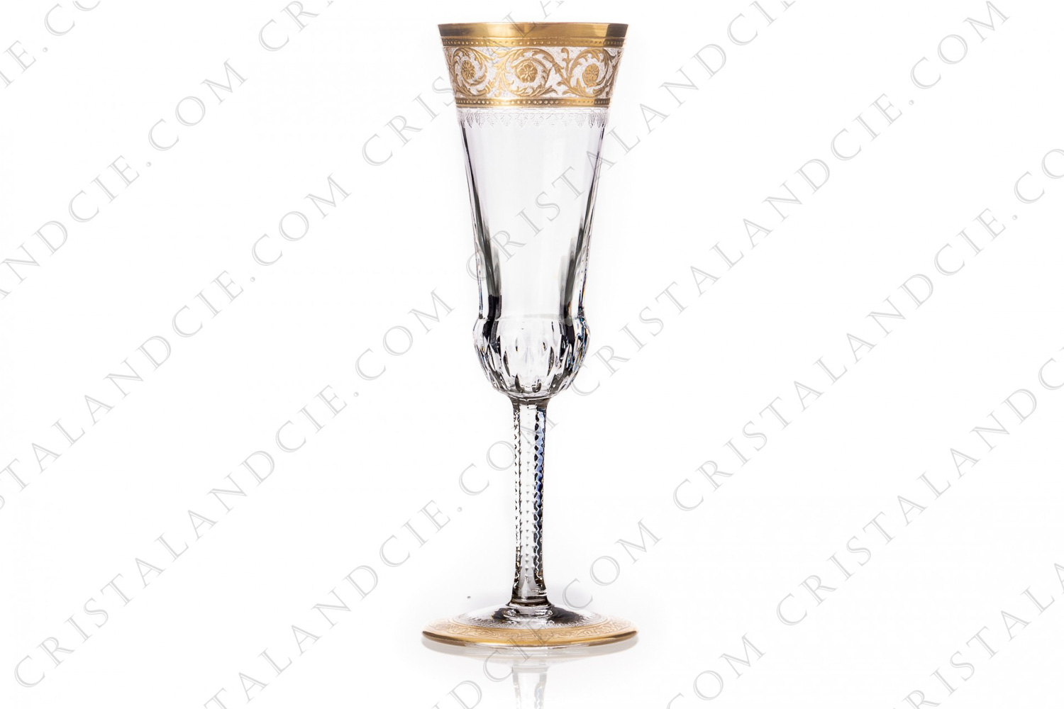 Flûte à Champagne en cristal de Saint-Louis modèle Thistle présentant un important décor taillé et gravé incrusté d or photo-1