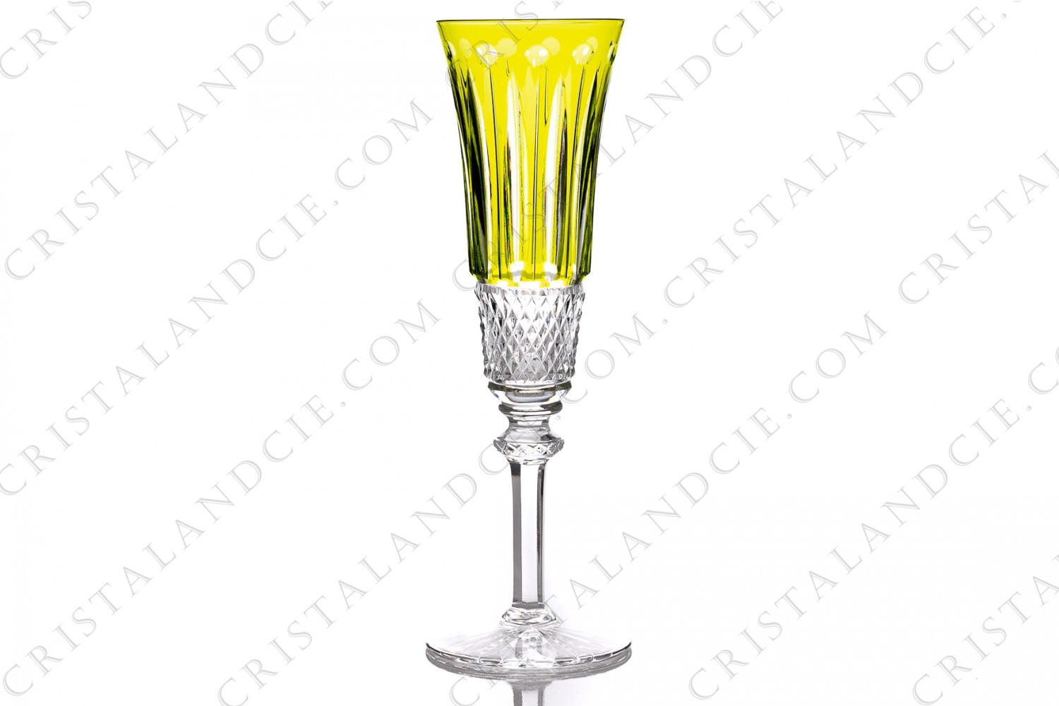Flûte à Champagne en cristal double couches chartreuse de Saint-Louis modèle Tommy présentant un important décor taillé photo-1