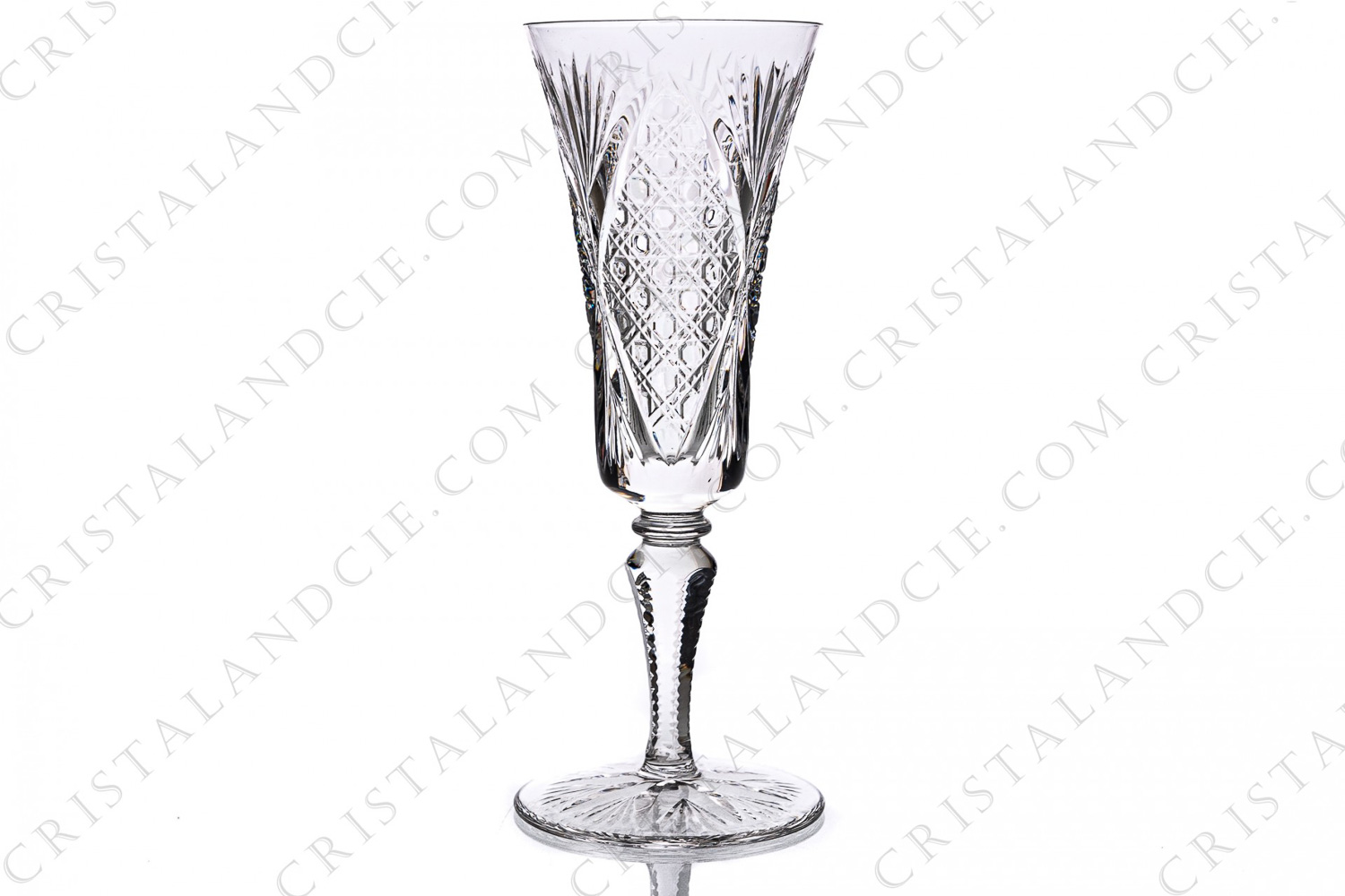 Champagne flute in crystal by Saint-Louis pattern Vologne with an important cut pattern photo-1