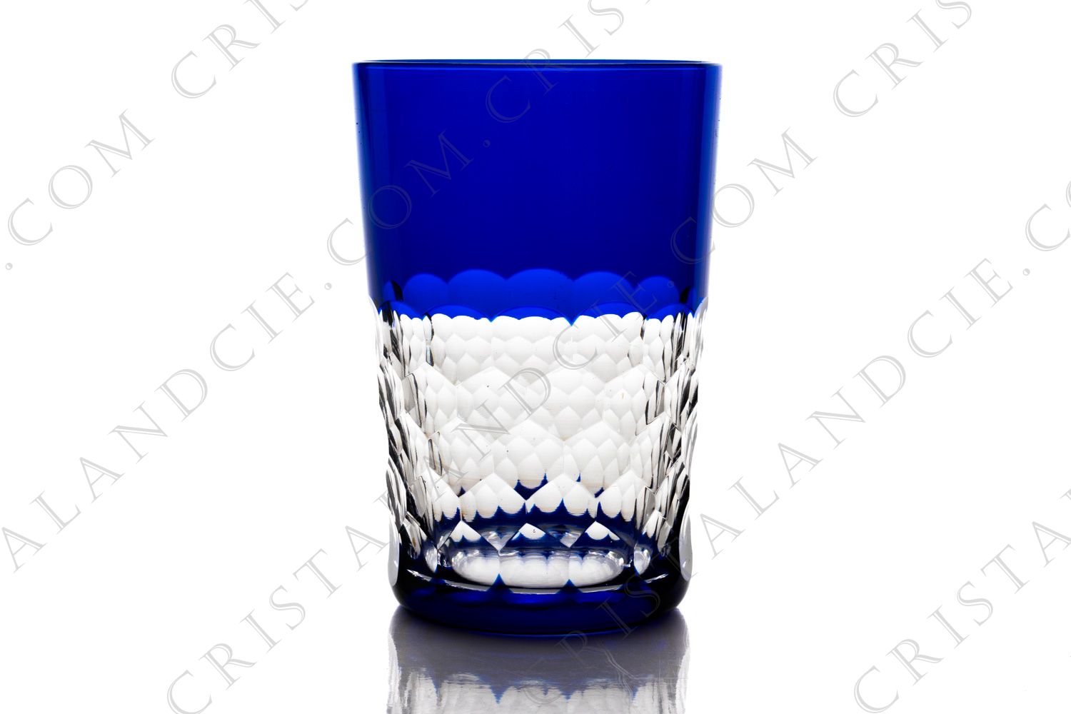 Gobelet en cristal double couches bleu de Baccarat modèle Chauny à décor de nid d abeille taillé photo-1