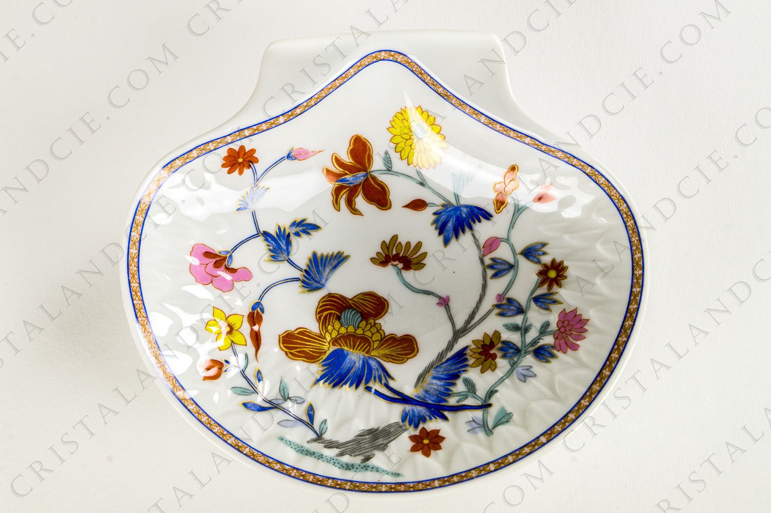 Big shell in Limoges China by Bernardaud pattern Pondichéry decorated with polychromes and gold flowers photo-1