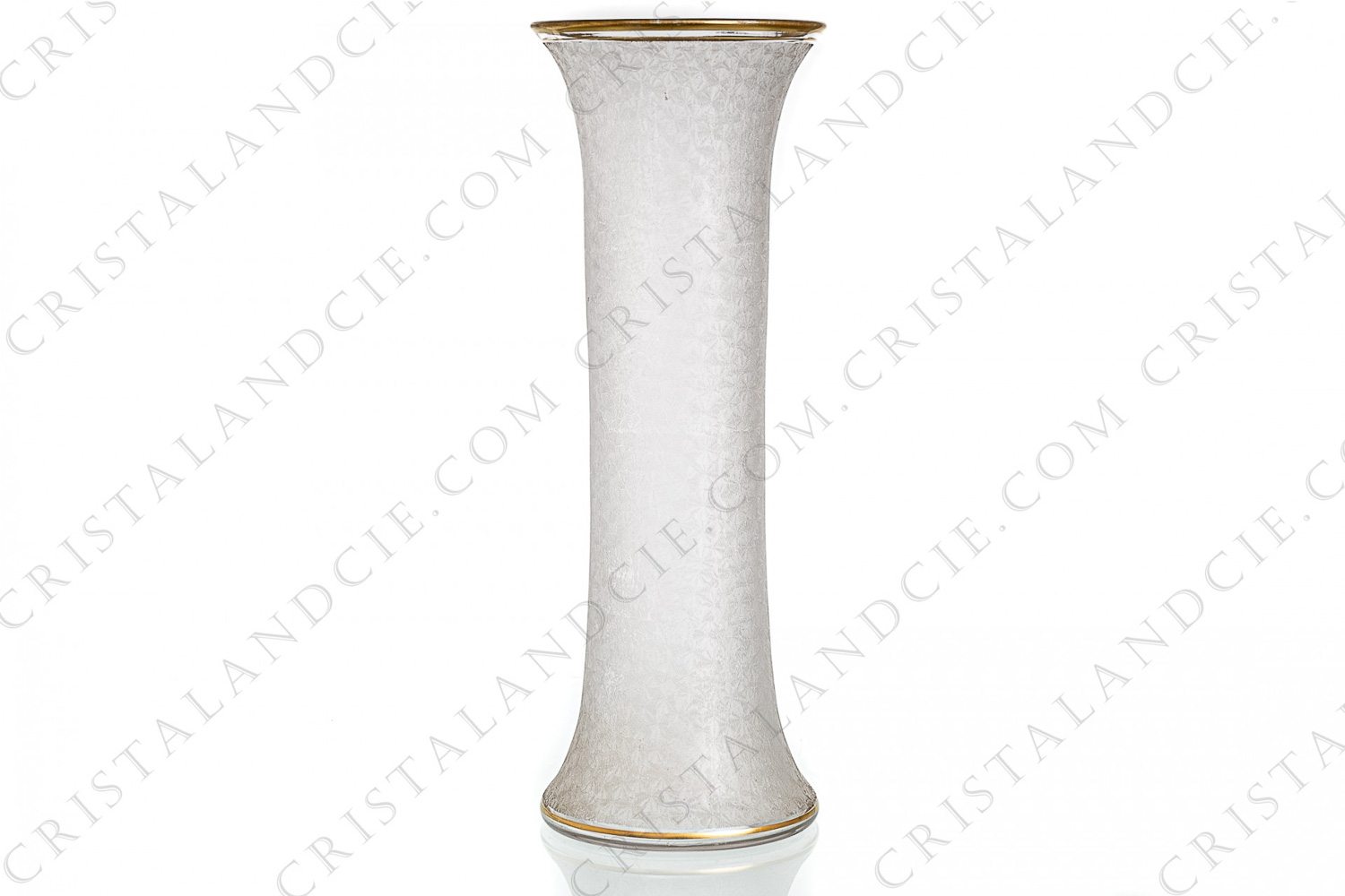 Imposant vase en cristal de Saint-Louis présentant un décor gravé à l acide et des filets or photo-1