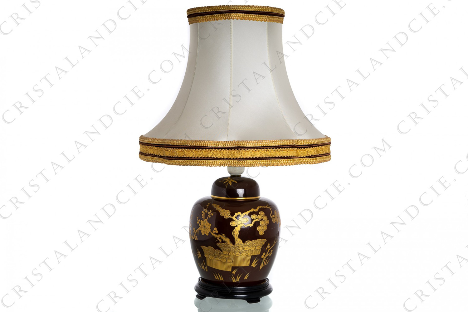 Lamp in Limoges china by Bernardaud pattern Séoul brun decorated with a gold Japanese landscape on a brown background photo-1