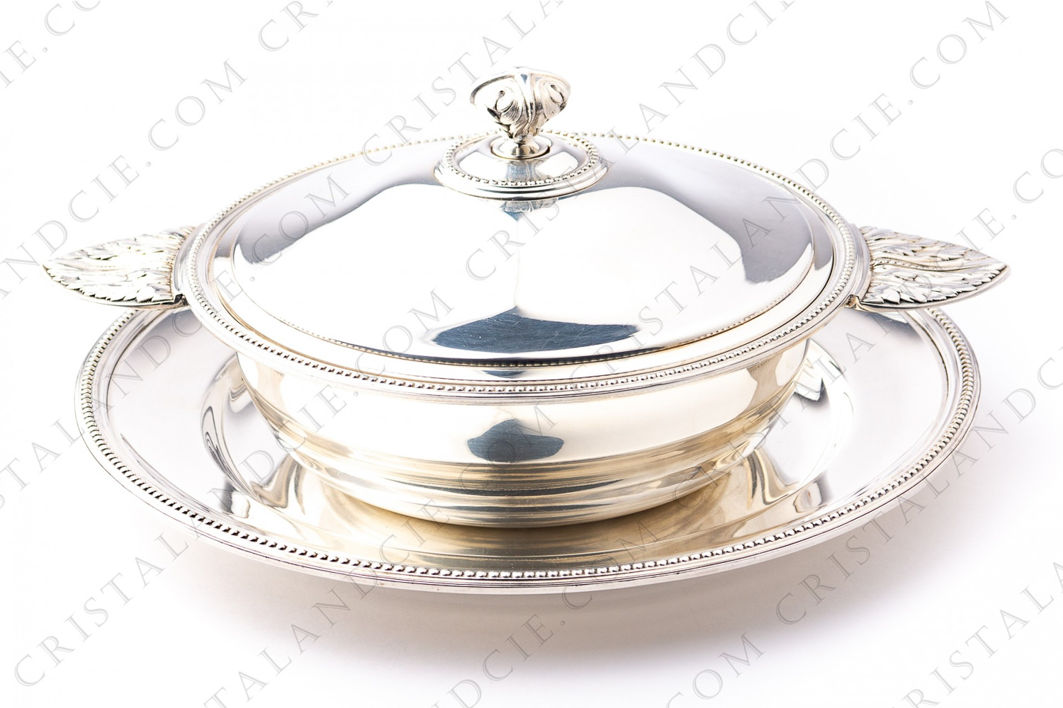 Légumier et son dormant en métal argenté de Christofle, collection Gallia modèle Perles, à décor de rangées de perles et prises de mains végétales photo-1