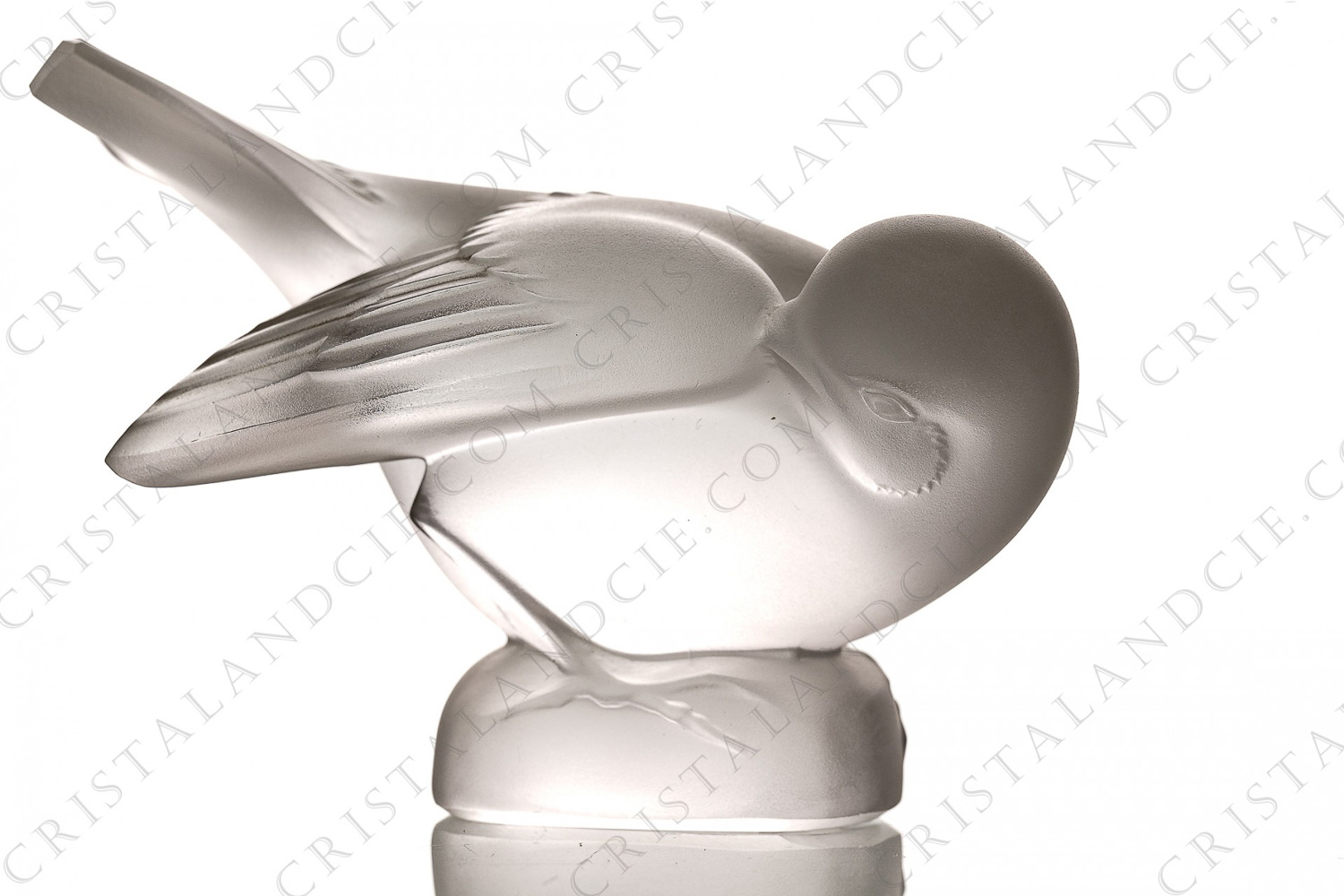 Figurine en cristal dépoli de Lalique modèle Moineau coquet photo-1