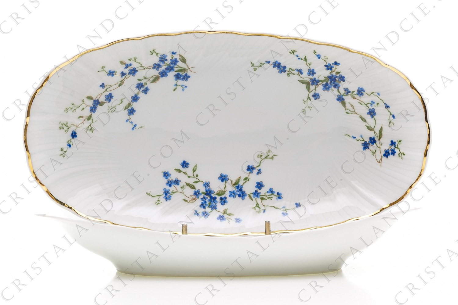 Paire de raviers en porcelaine de Limoges de la maison Bernardaud modèle Myosotis orné de fleurs bleues et filets or photo-1