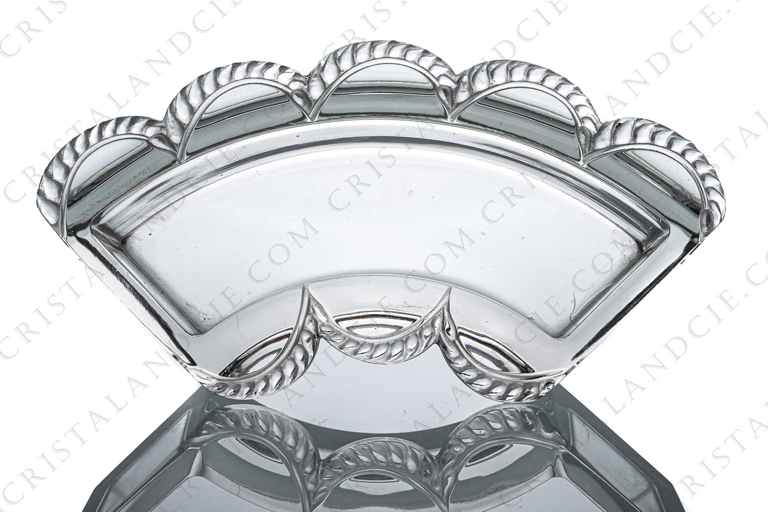 Partie de centre de table en quart de cercle en cristal de Lalique modèle Festons photo-1