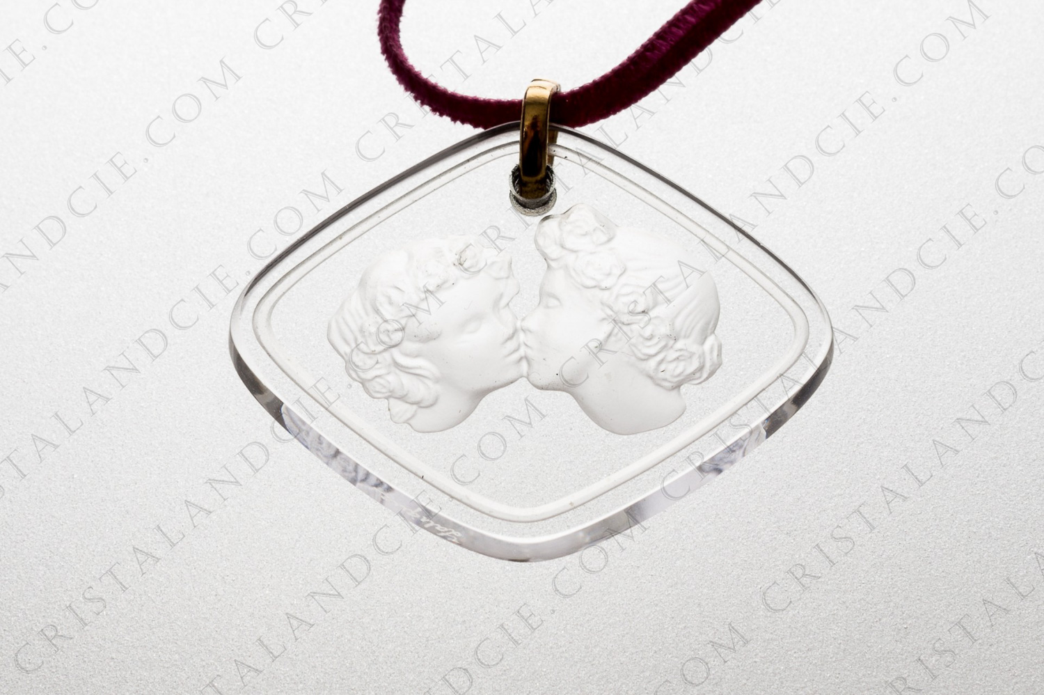 Pendentif en cristal de Lalique modèle Le Baiser photo-1